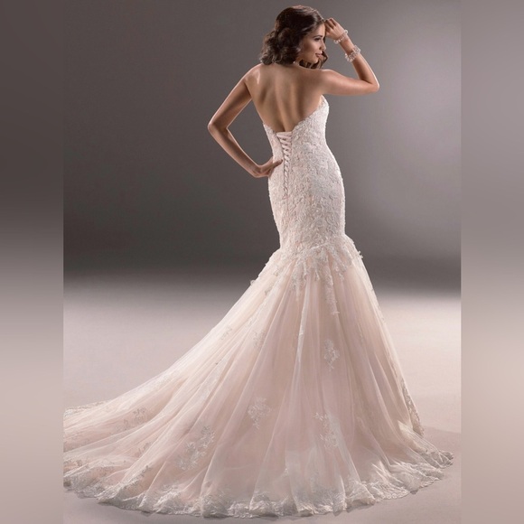 Maggie Sottero Ivory Bridal Gown - Picture 3 of 17